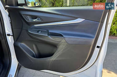 Хэтчбек Chevrolet Bolt EV 2022 в 