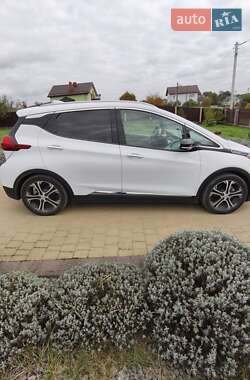 Хэтчбек Chevrolet Bolt EV 2017 в 