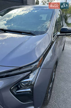 Хетчбек Chevrolet Bolt EV 2023 в  фото 4 Хетчбек Chevrolet Bolt EV 2023 в