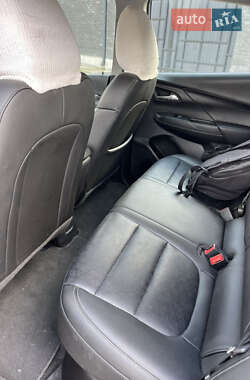 Хетчбек Chevrolet Bolt EV 2023 в  фото 16 Хетчбек Chevrolet Bolt EV 2023 в