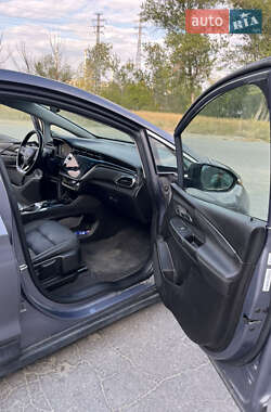 Хетчбек Chevrolet Bolt EV 2023 в  фото 20 Хетчбек Chevrolet Bolt EV 2023 в