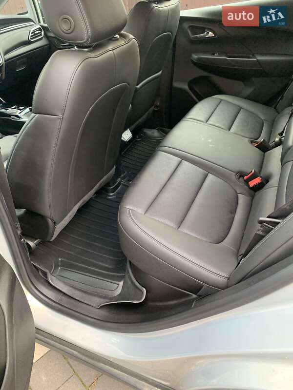 Хэтчбек Chevrolet Bolt EV 2023 в Золочеве фото 12 Хэтчбек Chevrolet Bolt EV 2023 в Золочеве