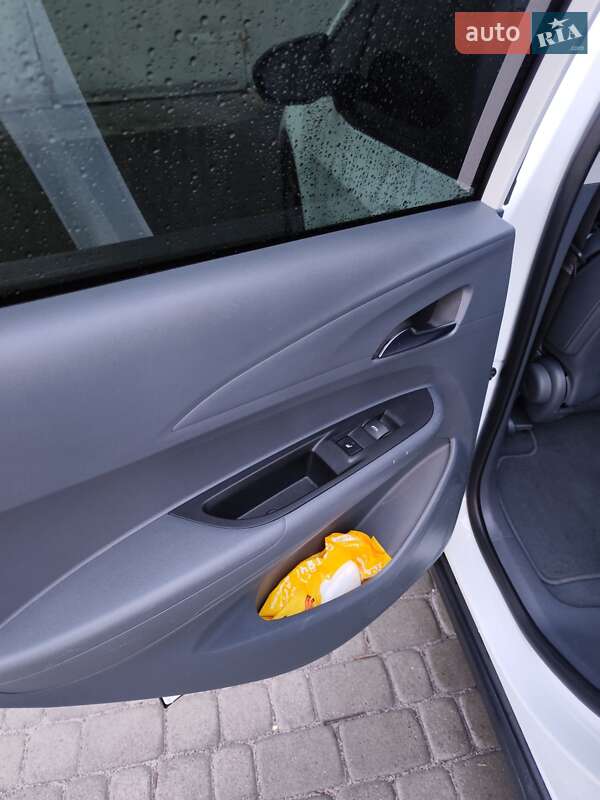 Хетчбек Chevrolet Bolt EV 2017 в Львові фото 6 Хетчбек Chevrolet Bolt EV 2017 в Львові