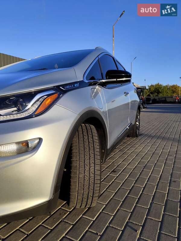 Хетчбек Chevrolet Bolt EV 2017 в Черкасах фото 3 Хетчбек Chevrolet Bolt EV 2017 в Черкасах