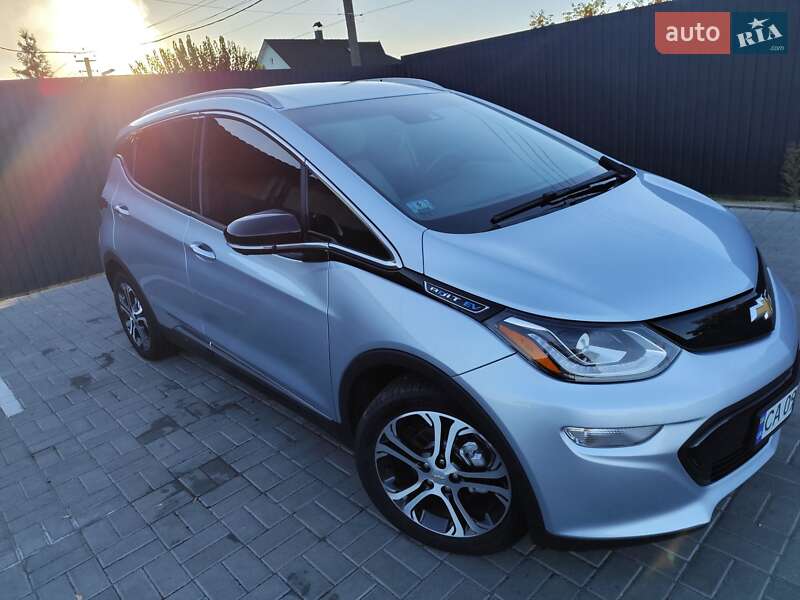 Хетчбек Chevrolet Bolt EV 2017 в Черкасах фото 12 Хетчбек Chevrolet Bolt EV 2017 в Черкасах
