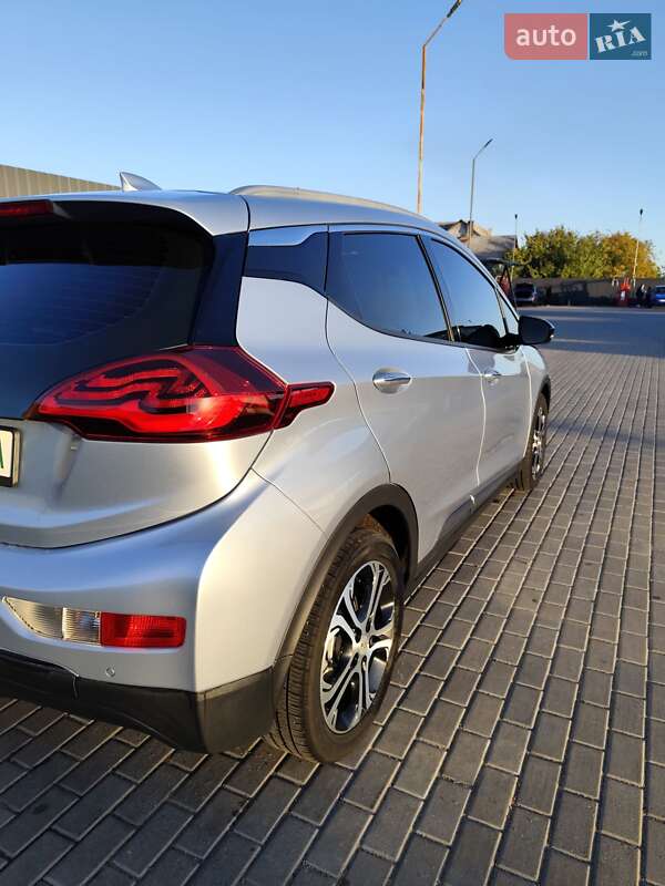 Хетчбек Chevrolet Bolt EV 2017 в Черкасах фото 20 Хетчбек Chevrolet Bolt EV 2017 в Черкасах