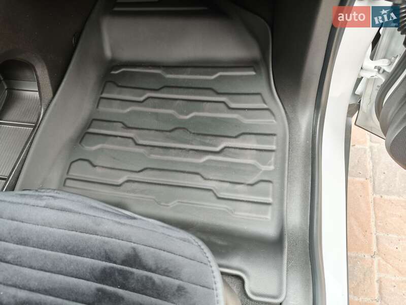 Хэтчбек Chevrolet Bolt EV 2023 в Полтаве фото 6 Хэтчбек Chevrolet Bolt EV 2023 в Полтаве