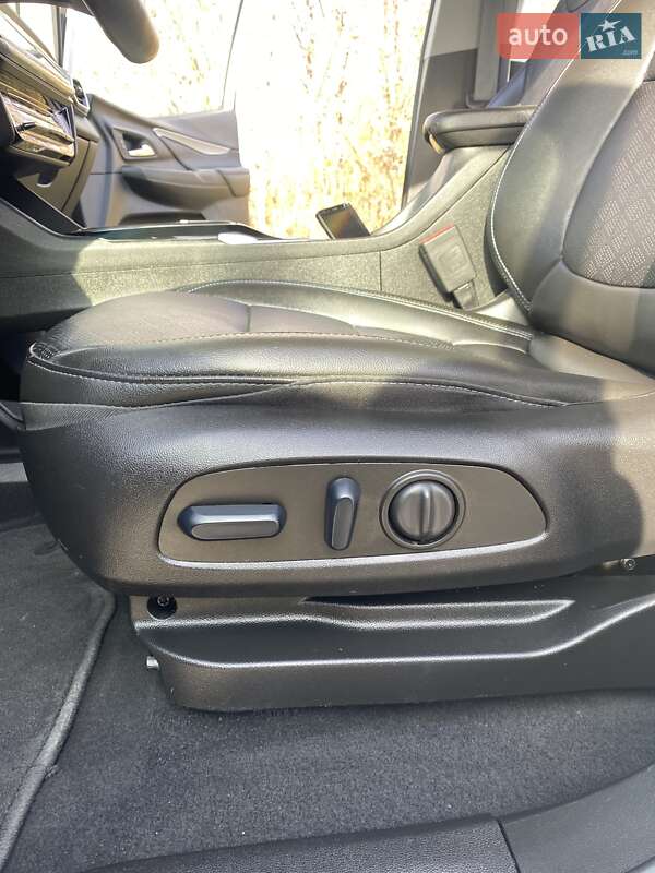 Хэтчбек Chevrolet Bolt EV 2023 в Житомире