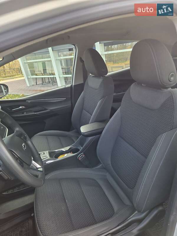 Хэтчбек Chevrolet Bolt EV 2023 в Виннице фото 20 Хэтчбек Chevrolet Bolt EV 2023 в Виннице