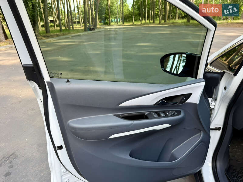 Хэтчбек Chevrolet Bolt EV 2021 в Черкассах фото 12 Хэтчбек Chevrolet Bolt EV 2021 в Черкассах