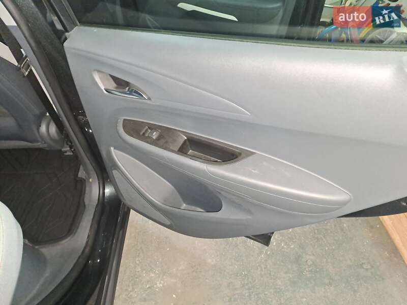 Хэтчбек Chevrolet Bolt EV 2020 в Решетиловке фото 13 Хэтчбек Chevrolet Bolt EV 2020 в Решетиловке