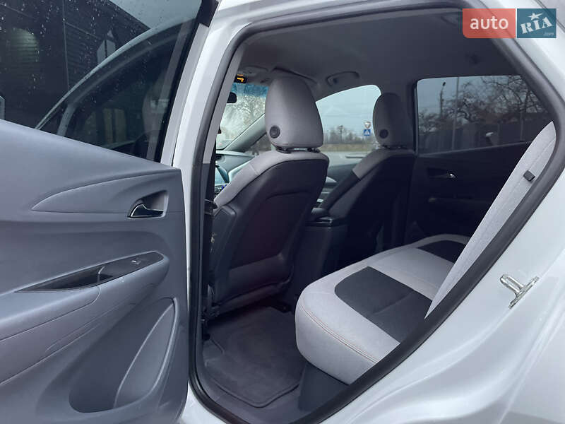 Хэтчбек Chevrolet Bolt EV 2021 в Львове фото 29 Хэтчбек Chevrolet Bolt EV 2021 в Львове