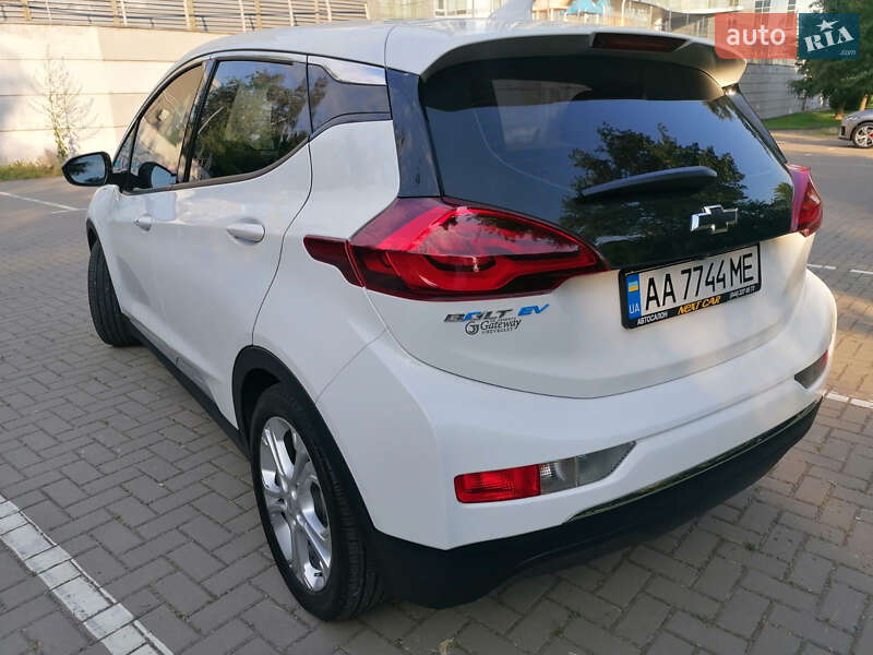 Хетчбек Chevrolet Bolt EV 2020 в Києві