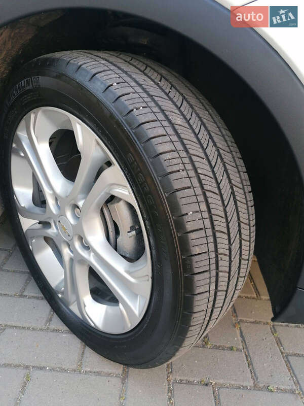 Хетчбек Chevrolet Bolt EV 2020 в Києві