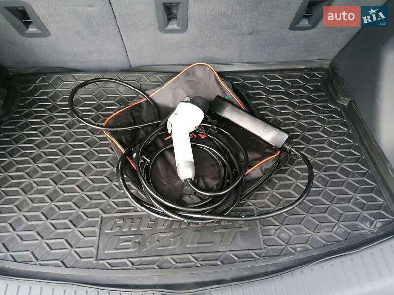 Хетчбек Chevrolet Bolt EV 2020 в Києві