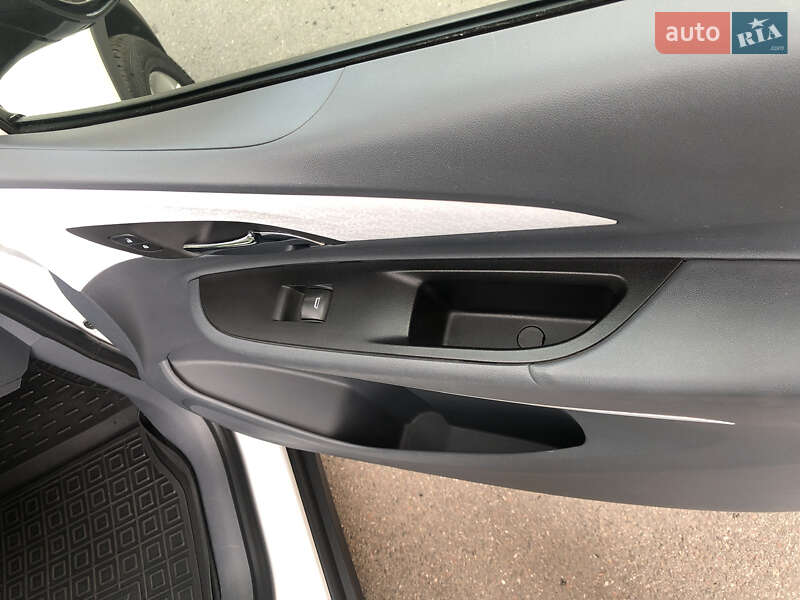 Хетчбек Chevrolet Bolt EV 2017 в Харкові