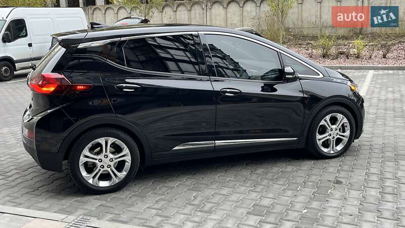 Хетчбек Chevrolet Bolt EV 2018 в Вишневому