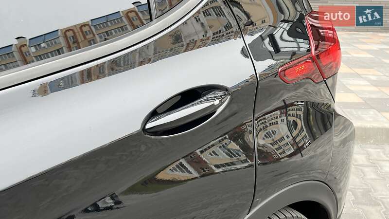 Хетчбек Chevrolet Bolt EV 2018 в Вишневому