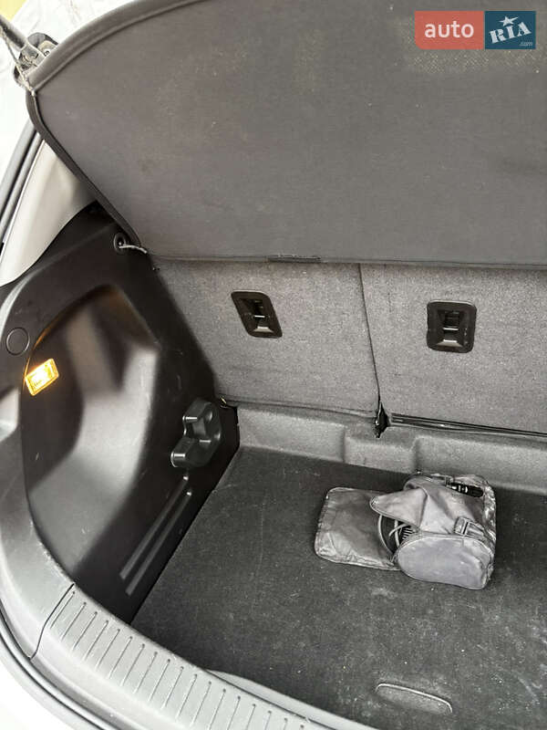 Хэтчбек Chevrolet Bolt EV 2023 в Киеве