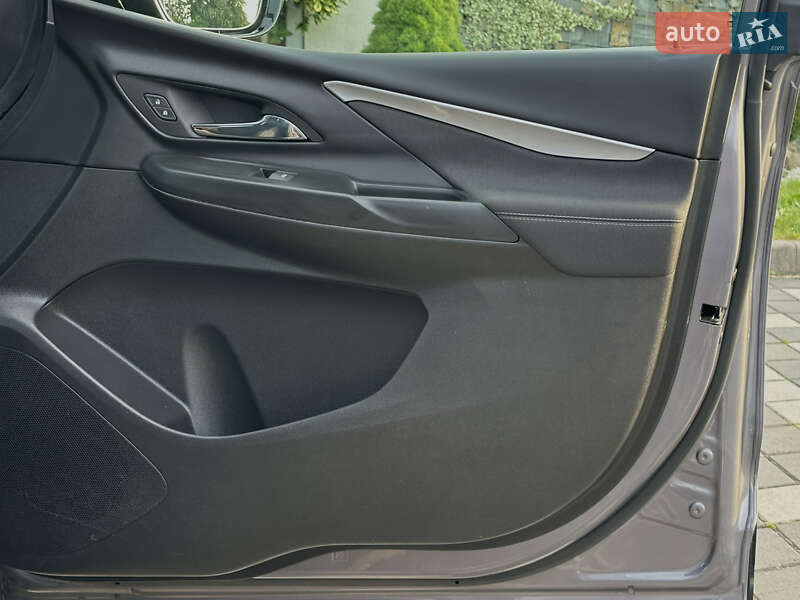 Хэтчбек Chevrolet Bolt EV 2023 в Стрые