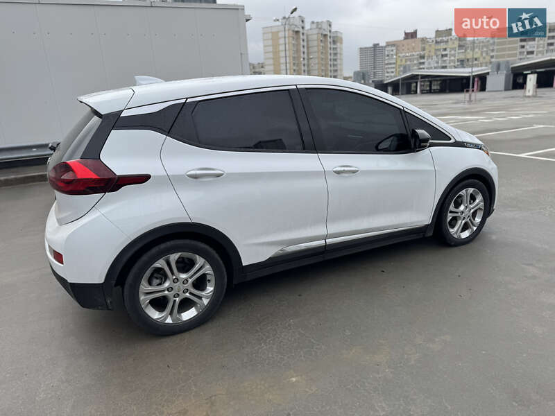 Хетчбек Chevrolet Bolt EV 2019 в Києві фото 16 Хетчбек Chevrolet Bolt EV 2019 в Києві