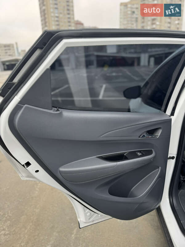 Хетчбек Chevrolet Bolt EV 2019 в Києві фото 32 Хетчбек Chevrolet Bolt EV 2019 в Києві
