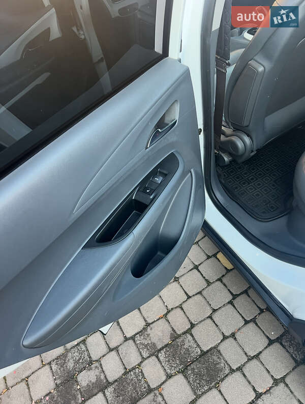 Хетчбек Chevrolet Bolt EV 2017 в Львові