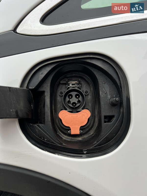 Хэтчбек Chevrolet Bolt EV 2020 в Хмельницком
