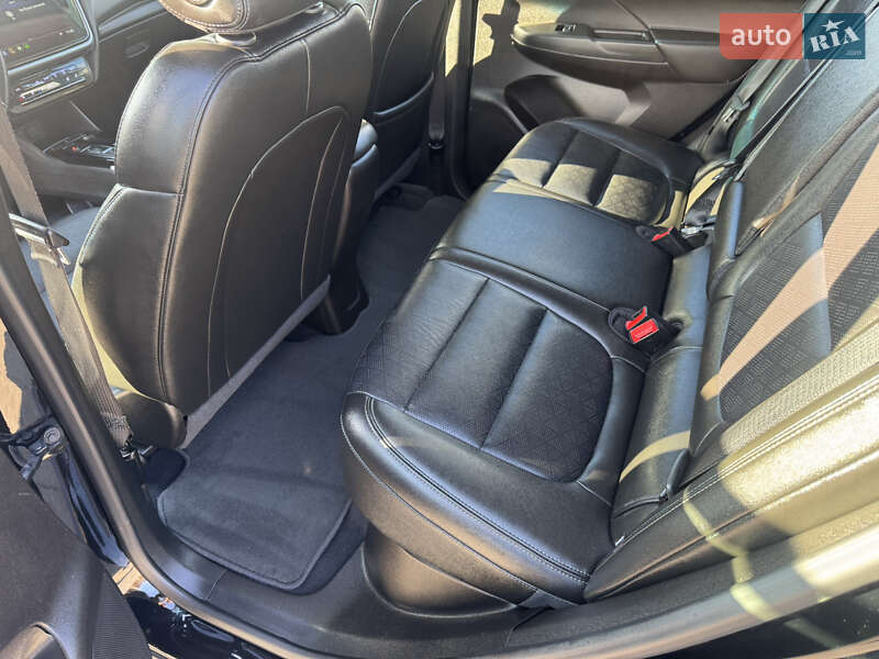 Хэтчбек Chevrolet Bolt EV 2023 в Полтаве фото 16 Хэтчбек Chevrolet Bolt EV 2023 в Полтаве