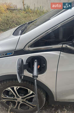 Хетчбек Chevrolet Bolt EV 2017 в Дніпрі