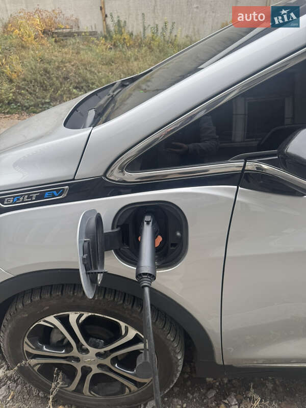 Хетчбек Chevrolet Bolt EV 2017 в Дніпрі