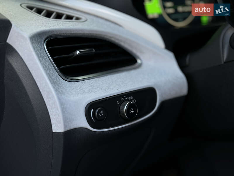 Хэтчбек Chevrolet Bolt EV 2017 в Виннице