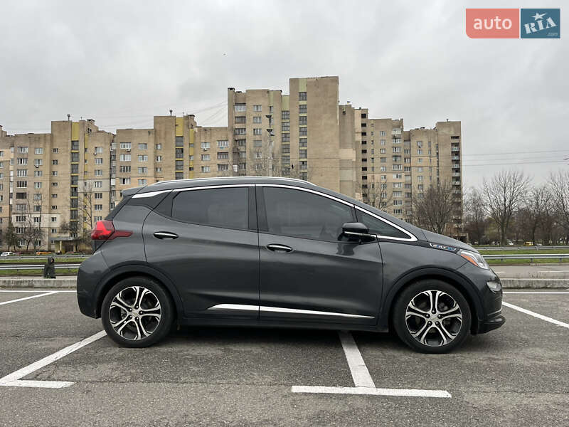 Хэтчбек Chevrolet Bolt EV 2016 в Киеве