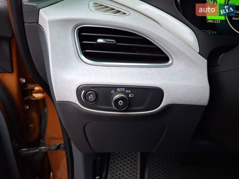 Хетчбек Chevrolet Bolt EV 2016 в Миргороді