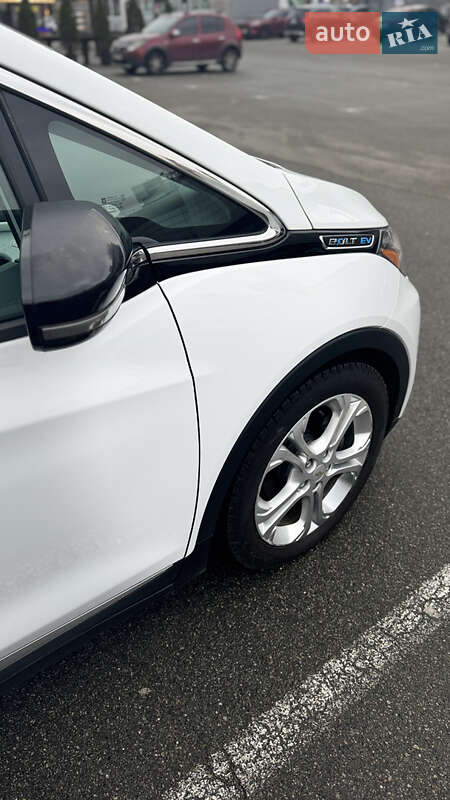 Хэтчбек Chevrolet Bolt EV 2018 в Киеве фото 6 Хэтчбек Chevrolet Bolt EV 2018 в Киеве