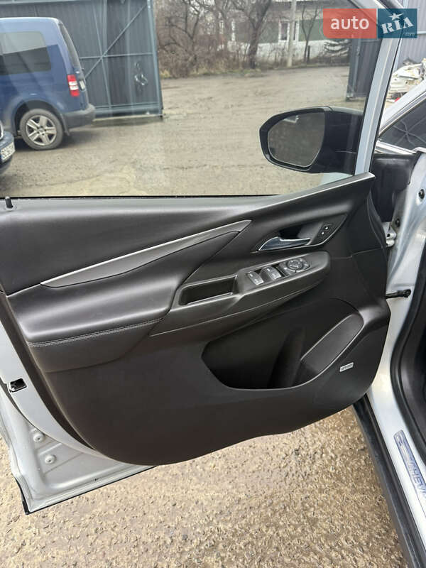 Хэтчбек Chevrolet Bolt EV 2022 в Львове фото 12 Хэтчбек Chevrolet Bolt EV 2022 в Львове