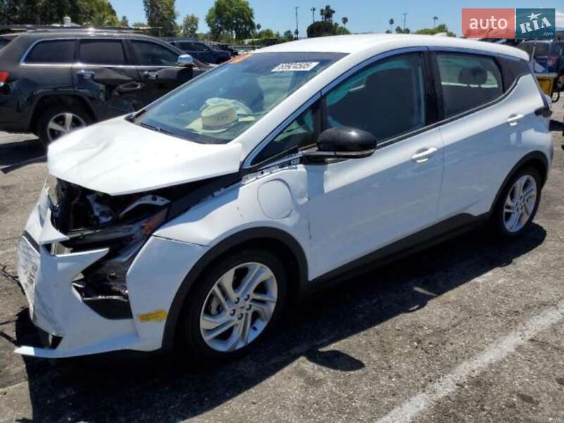 Хэтчбек Chevrolet Bolt EV 2022 в Ирпене