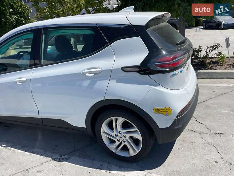 Хэтчбек Chevrolet Bolt EV 2022 в Ирпене