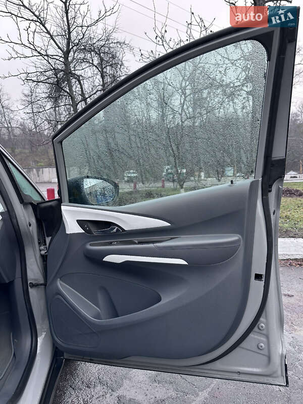 Хетчбек Chevrolet Bolt EV 2020 в Києві