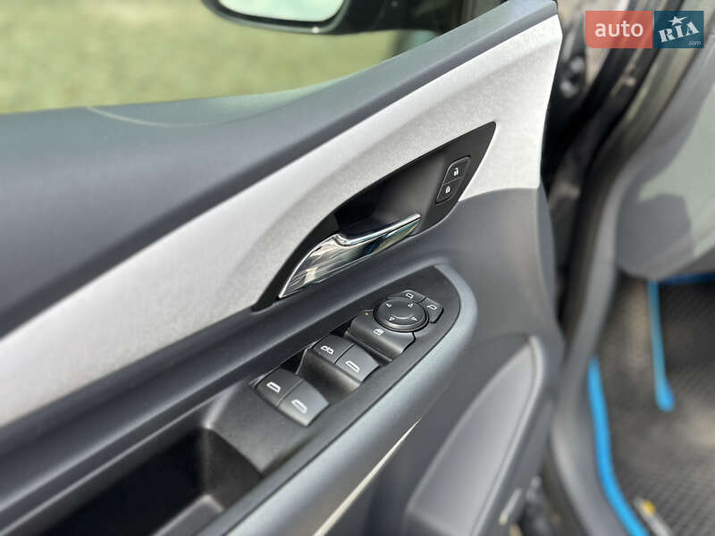 Хэтчбек Chevrolet Bolt EV 2020 в Житомире