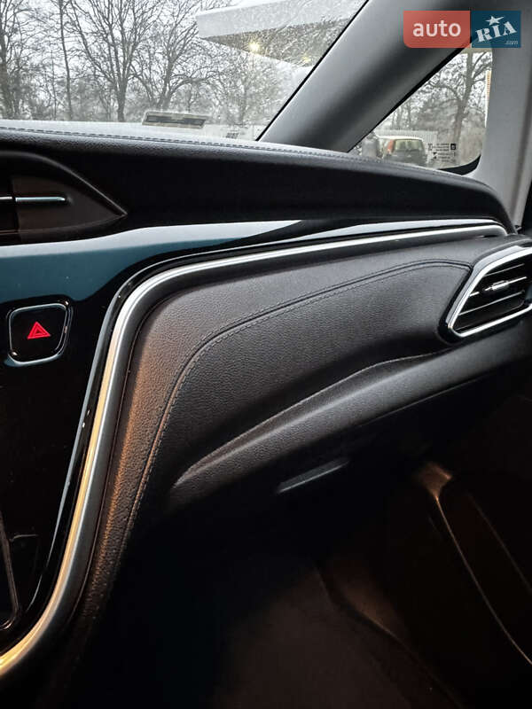 Хетчбек Chevrolet Bolt EV 2023 в Одесі
