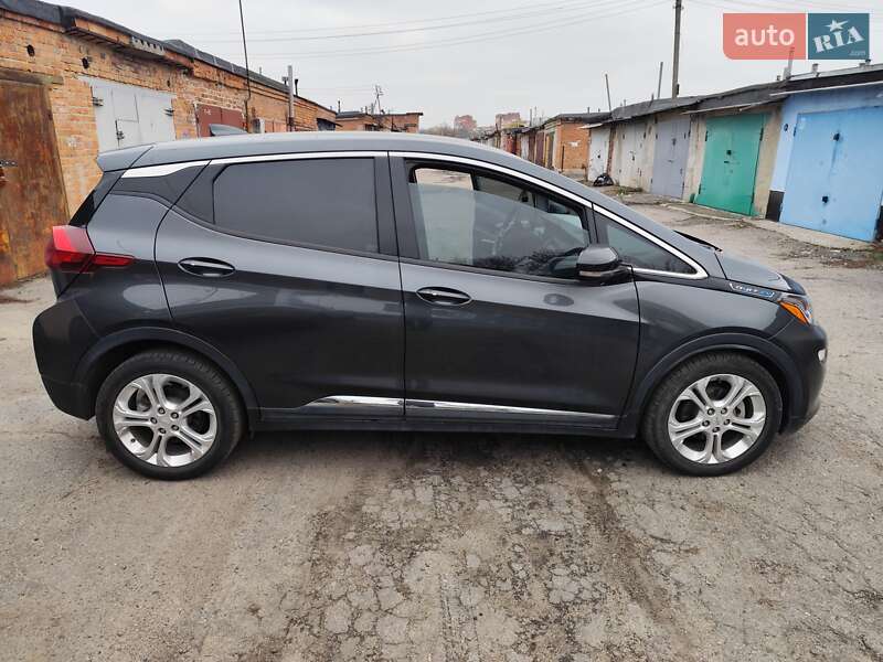 Хетчбек Chevrolet Bolt EV 2018 в Полтаві фото 5 Хетчбек Chevrolet Bolt EV 2018 в Полтаві