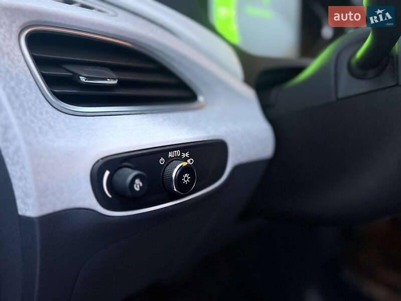 Хэтчбек Chevrolet Bolt EV 2020 в Дрогобыче