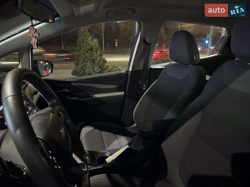 Хэтчбек Chevrolet Bolt EV 2022 в Киеве