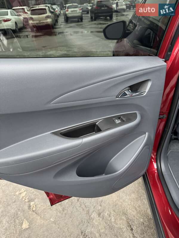 Хэтчбек Chevrolet Bolt EV 2021 в Киеве