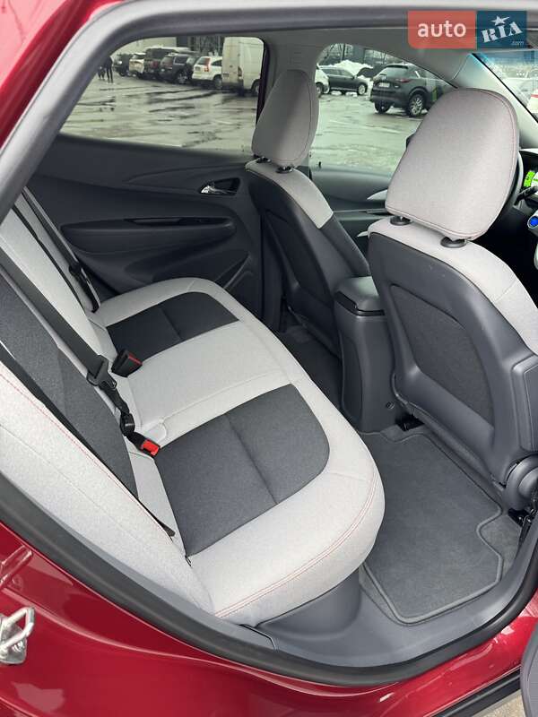 Хэтчбек Chevrolet Bolt EV 2021 в Киеве