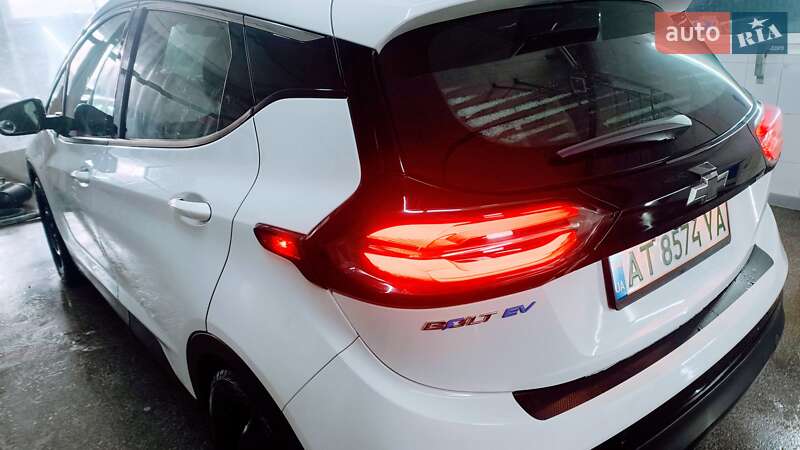 Хэтчбек Chevrolet Bolt EV 2022 в Ивано-Франковске фото 11 Хэтчбек Chevrolet Bolt EV 2022 в Ивано-Франковске