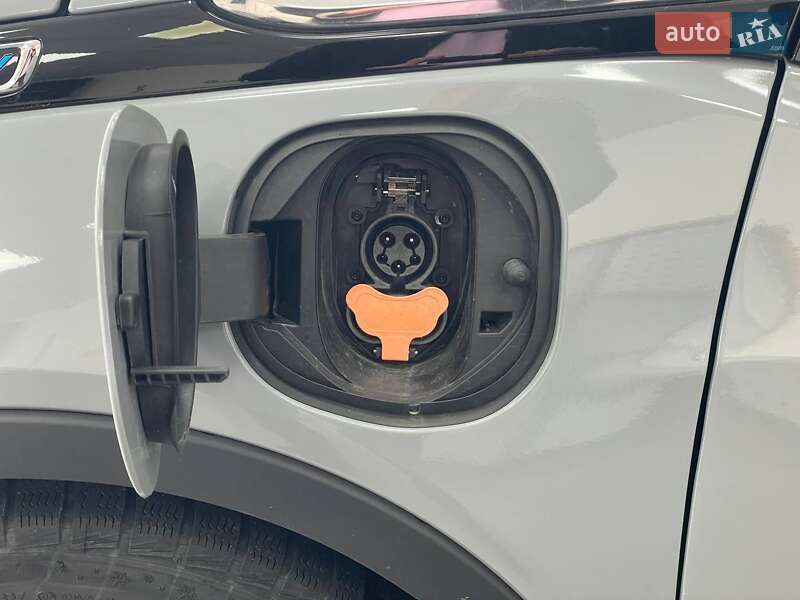 Хэтчбек Chevrolet Bolt EV 2019 в Киеве