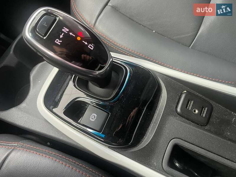Хэтчбек Chevrolet Bolt EV 2019 в Киеве