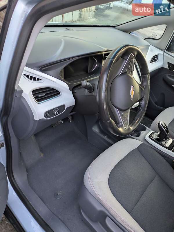 Хэтчбек Chevrolet Bolt EV 2017 в Киеве